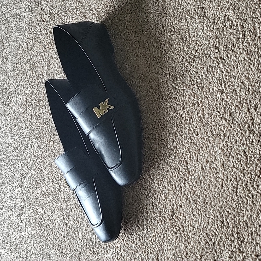 Michael Kors Brand New Womens Black Leather Flats